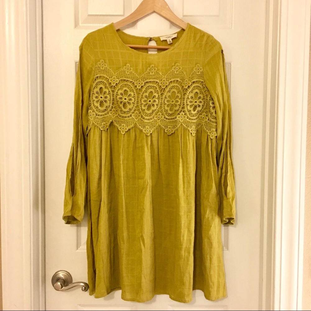 Hopely Tunic Lace Overlay Size Medium